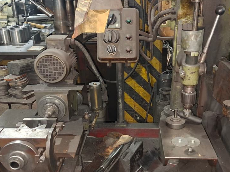 Maquina Combinada Cabezal Alesadora y perforadora 1Hp